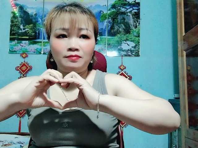 Linhanhsex2k's BongaCams show and profile