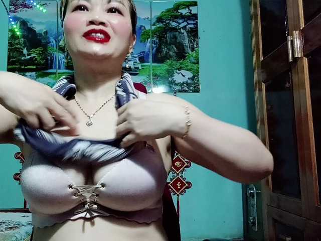 Sex chat gratuit in direct cu Linhanhsex2k pe BongaCams