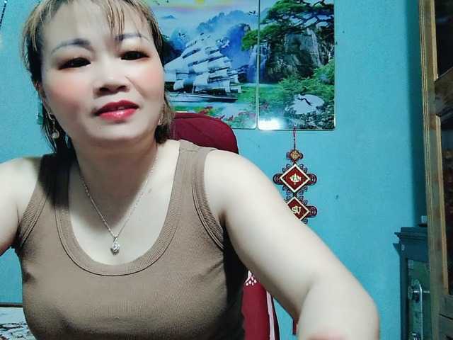 Linhanhsex2k's BongaCams show and profile