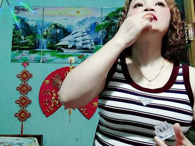 Linhanhsex2k live cam on BongaCams