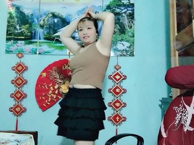 Linhanhsex2k's BongaCams show and profile