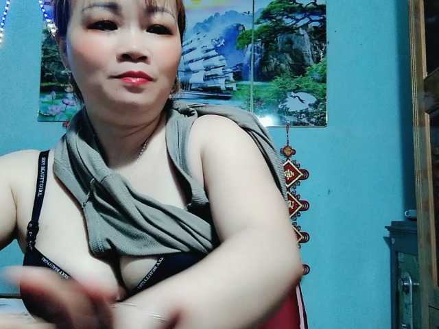 Linhanhsex2k's BongaCams show and profile