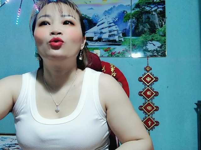 Linhanhsex2k's BongaCams show and profile