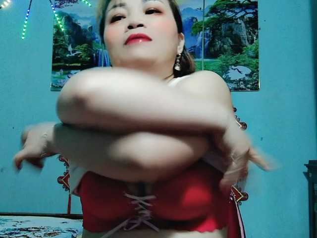 Linhanhsex2k's BongaCams show and profile