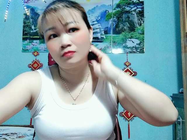 Linhanhsex2k's BongaCams show and profile