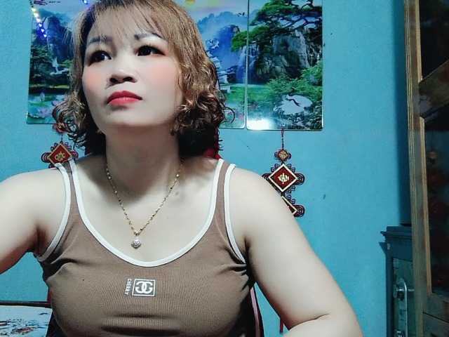 Linhanhsex2k's BongaCams show and profile