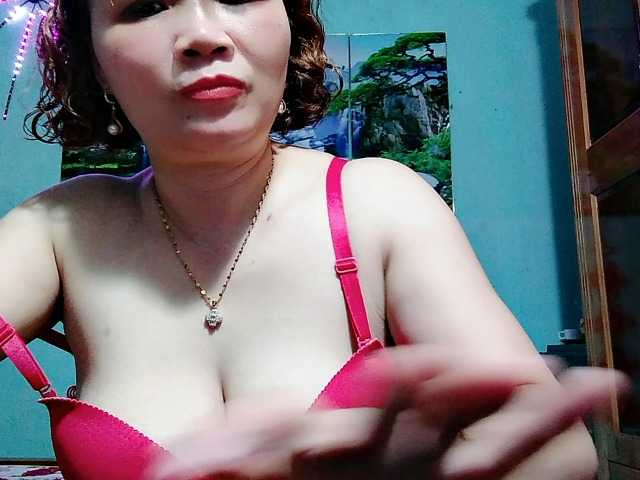 Linhanhsex2k live webcam show