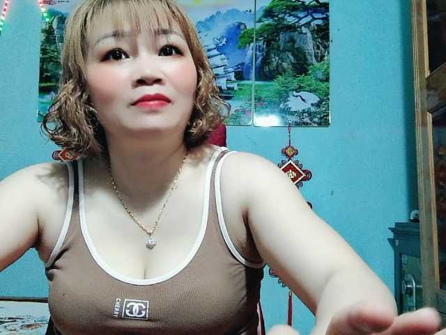 Linhanhsex2k's BongaCams show and profile