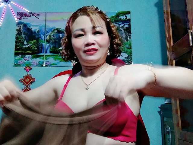 Linhanhsex2k live webcam show