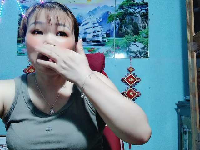 Linhanhsex2k's BongaCams show and profile