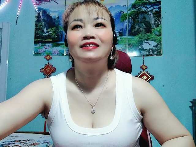 Linhanhsex2k's BongaCams show and profile