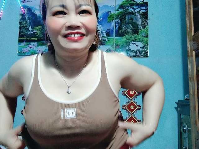 Linhanhsex2k's BongaCams show and profile