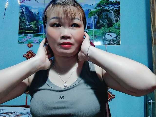 Linhanhsex2k's BongaCams show and profile