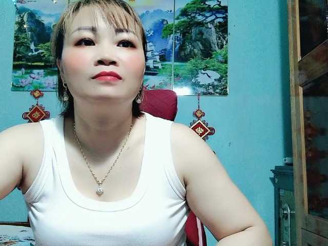 Linhanhsex2k's BongaCams show and profile