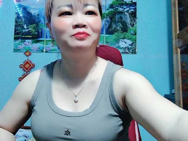 Linhanhsex2k's BongaCams show and profile