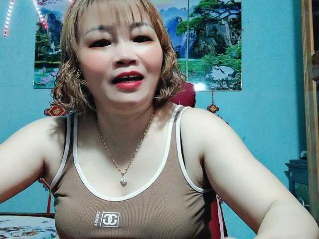 Linhanhsex2k's BongaCams show and profile