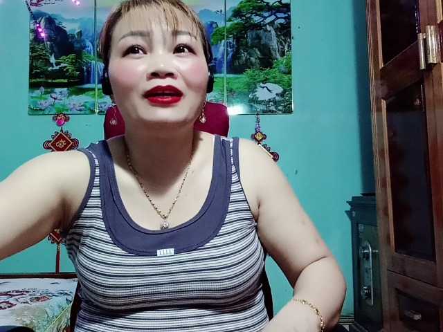 Linhanhsex2k live cam on BongaCams