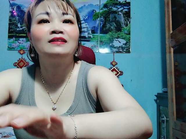 Linhanhsex2k's BongaCams show and profile