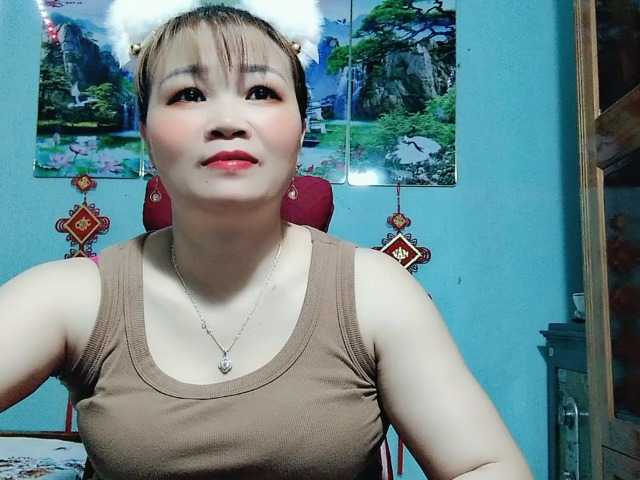 Linhanhsex2k's BongaCams show and profile