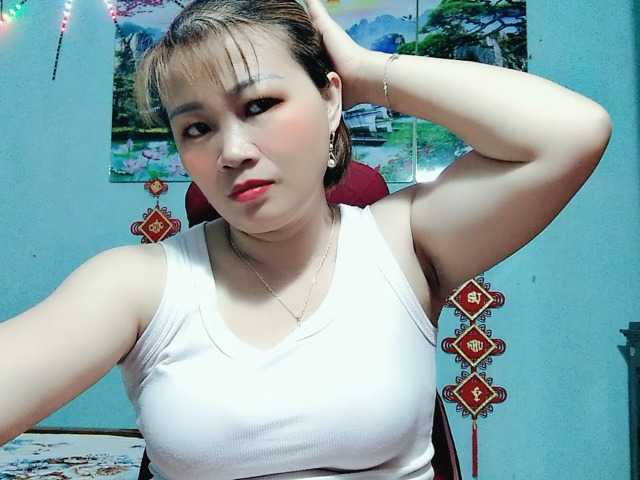 Linhanhsex2k's BongaCams show and profile