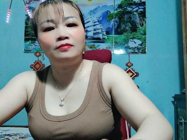 Linhanhsex2k's BongaCams show and profile