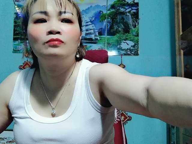 Linhanhsex2k's BongaCams show and profile