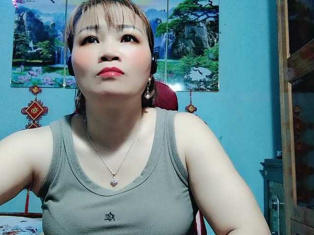 Linhanhsex2k's BongaCams show and profile