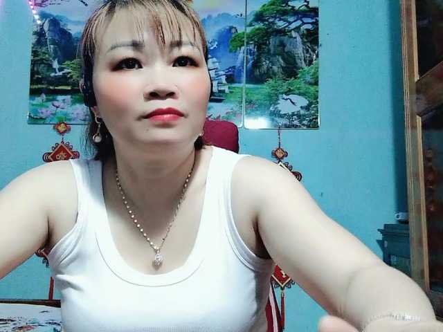 Linhanhsex2k's BongaCams show and profile