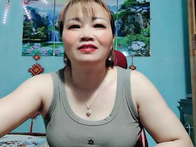 Linhanhsex2k's BongaCams show and profile