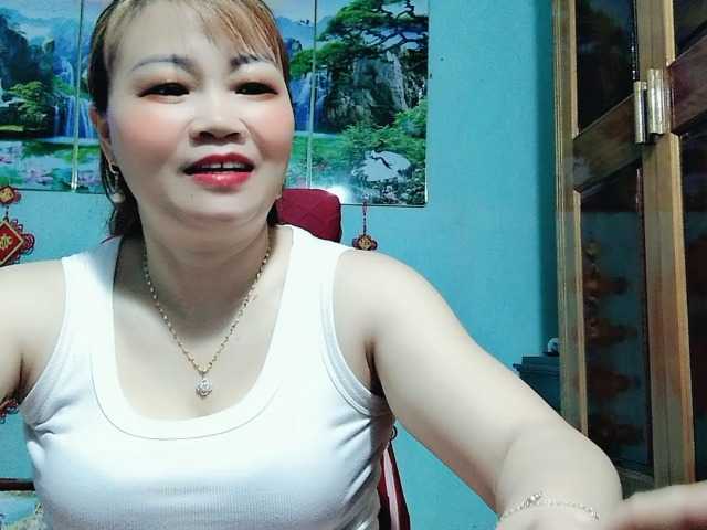 Linhanhsex2k's BongaCams show and profile