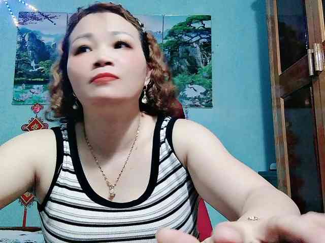 Linhanhsex2k Live Webcam on BongaCams