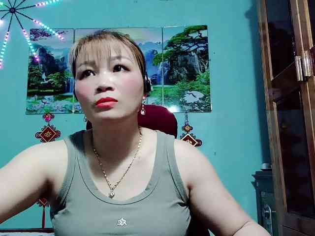 Linhanhsex2k webcam