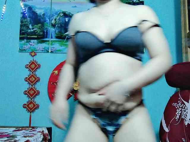 Linhanhsex2k webcam