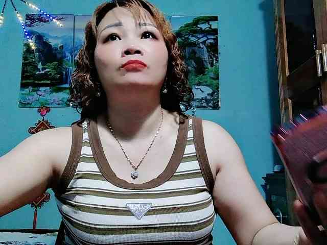 Linhanhsex2k Live Webcam on BongaCams