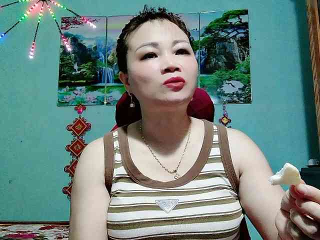 Linhanhsex2k webcam