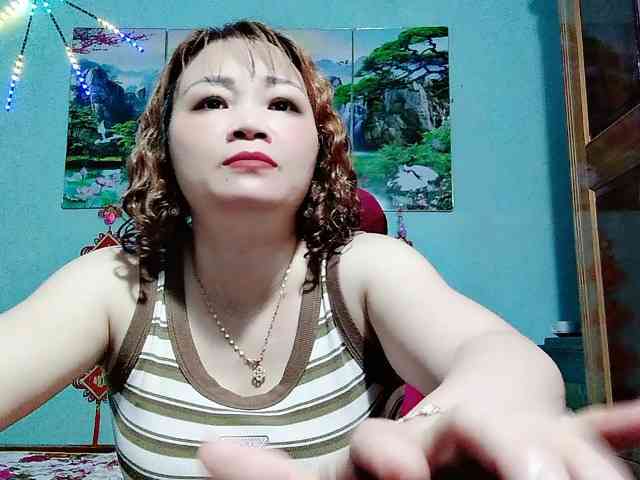 Linhanhsex2k webcam