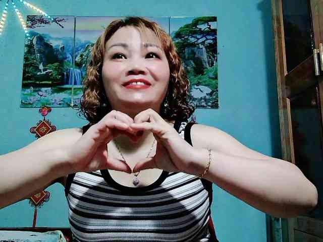 Linhanhsex2k webcam
