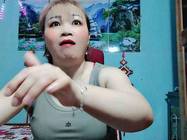 Linhanhsex2k webcam