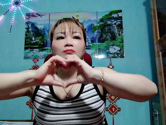 Linhanhsex2k webcam