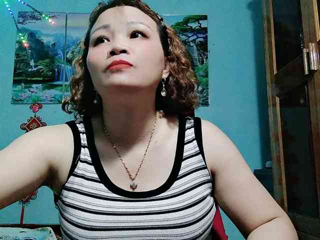 Linhanhsex2k Live Webcam on BongaCams