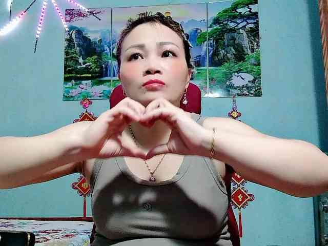 Linhanhsex2k webcam