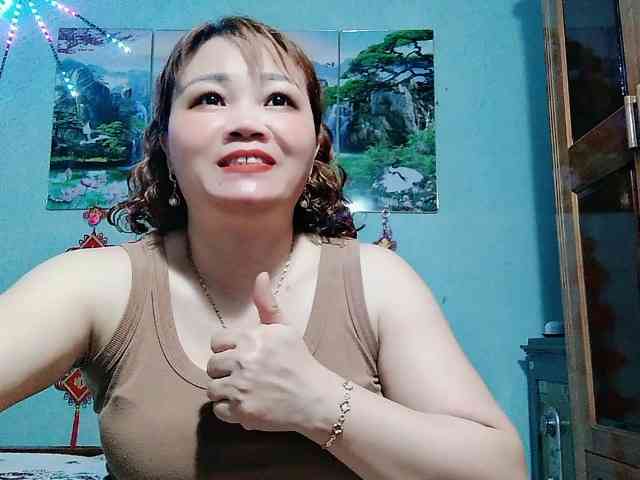Linhanhsex2k webcam