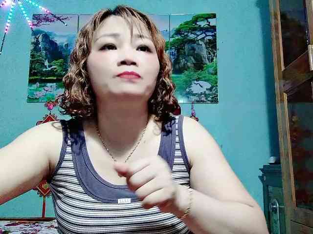 Linhanhsex2k webcam