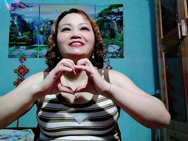 Linhanhsex2k webcam