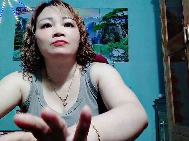 Linhanhsex2k webcam