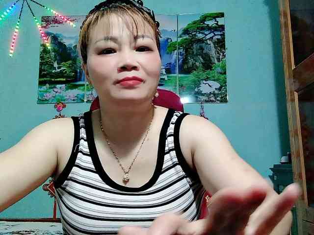 Linhanhsex2k webcam