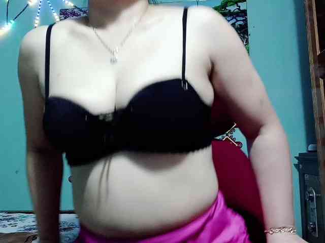 Linhanhsex2k webcam