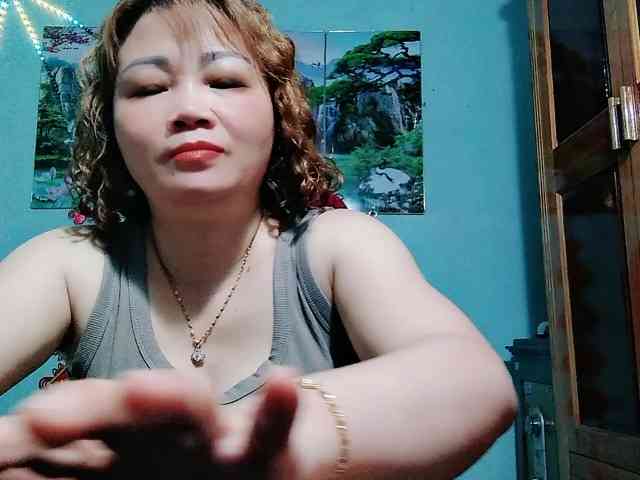 Linhanhsex2k webcam