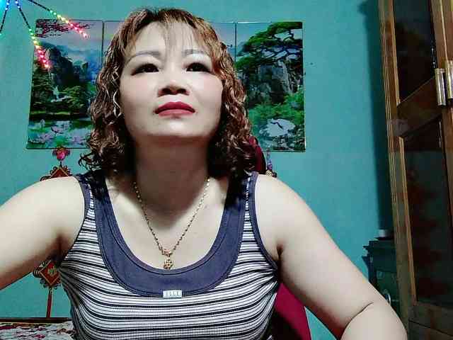 Linhanhsex2k webcam
