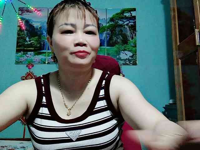 Linhanhsex2k webcam